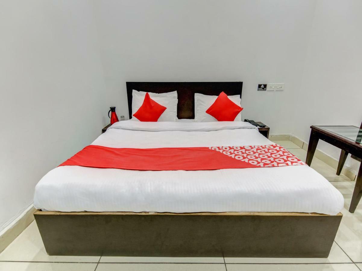 Oyo 27999 Hotel Deep Sirsa Экстерьер фото