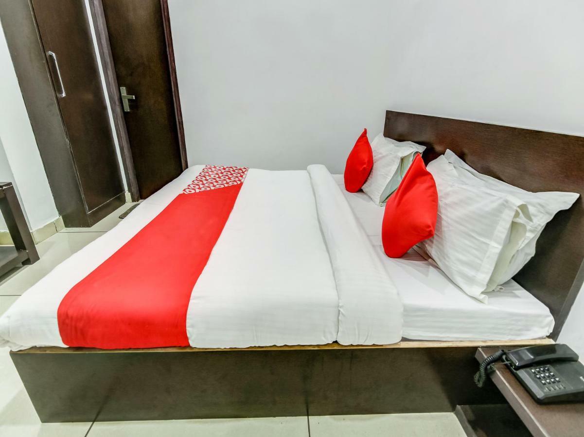 Oyo 27999 Hotel Deep Sirsa Экстерьер фото