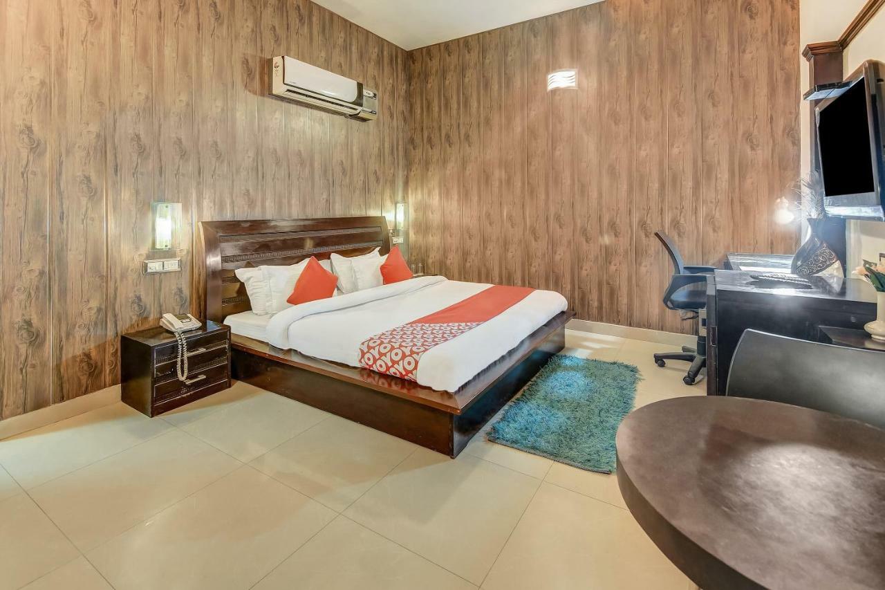 Oyo 27999 Hotel Deep Sirsa Экстерьер фото