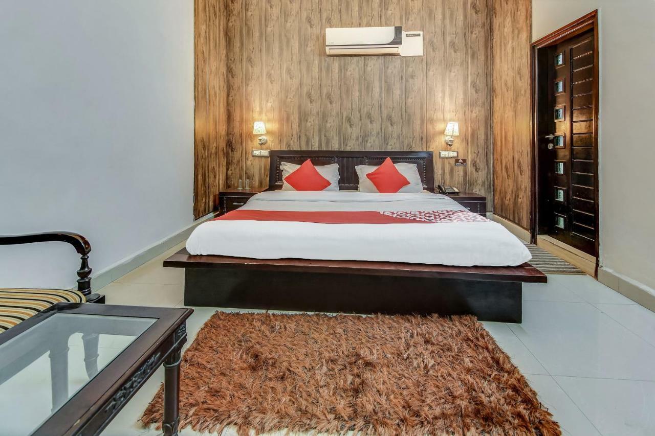 Oyo 27999 Hotel Deep Sirsa Экстерьер фото