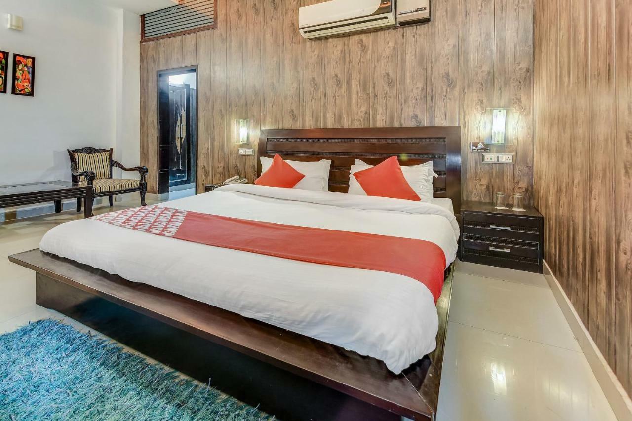 Oyo 27999 Hotel Deep Sirsa Экстерьер фото